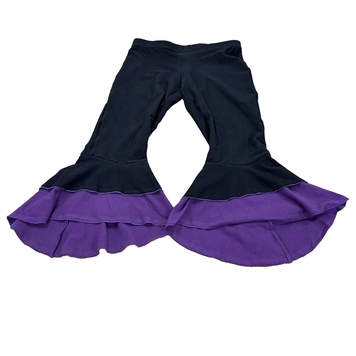 Contrast Ruffle Capris